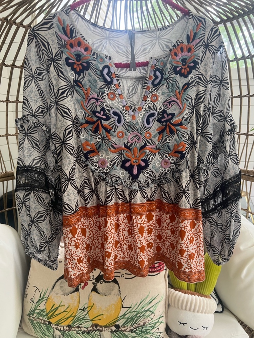 Anthropologie  Embroidered Floral Boho Peasant babydoll Top size small